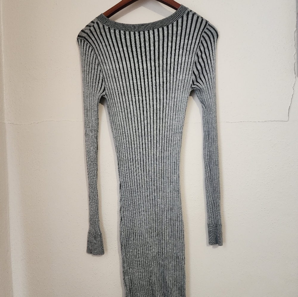 Gray Ribbed Knit Dress - Picture 4 of 4